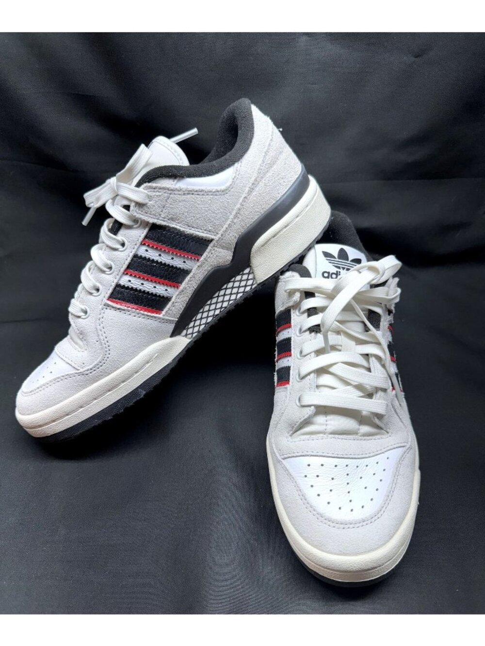 Adidas Forum Low CL JP6094 Mens Size 7 white Black and Red Sneakers